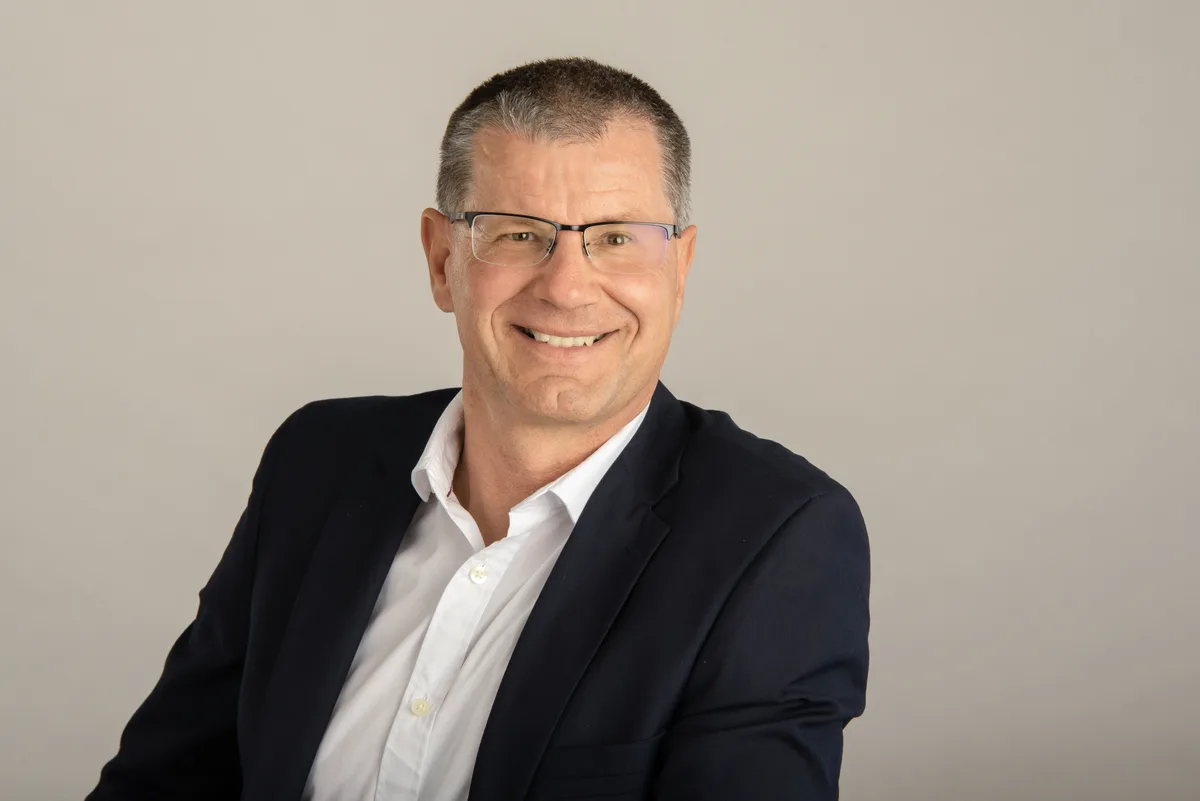 Porträt von Roger Cadonau.